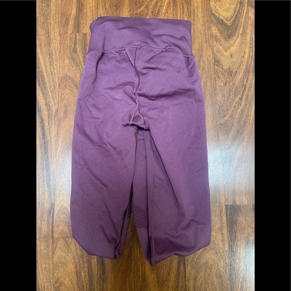 𝅺all in Motion Women's Seamless High-Rise 7/8 Purple Leggings XS - Picture 3 of 5